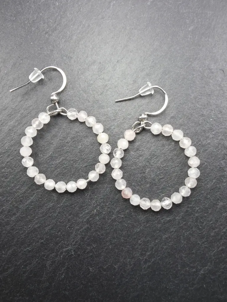 Boucle d'oreilles Créole en Quartz rose en perle facettée de 2mm