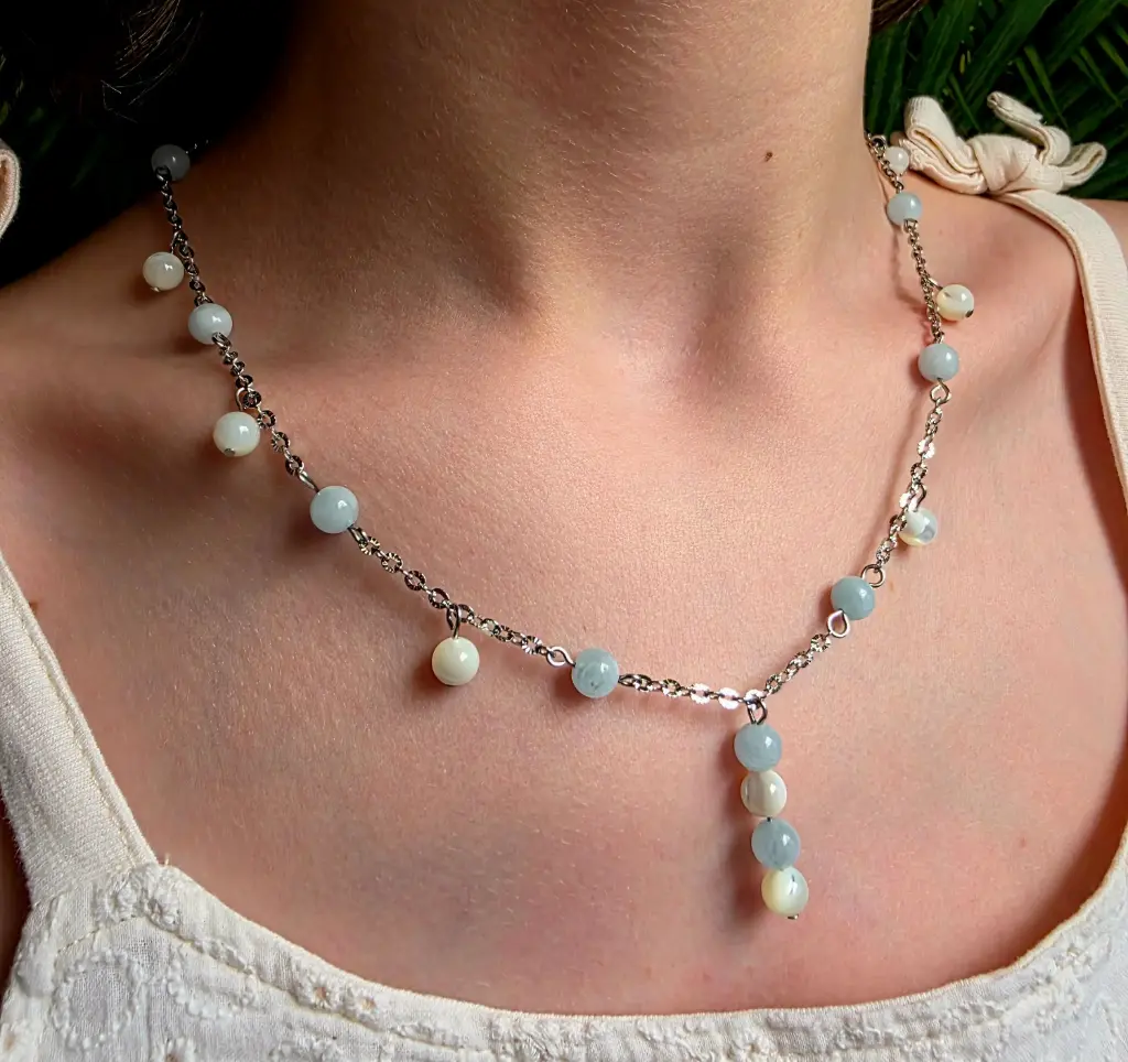 Collier en aigue marine et nacre