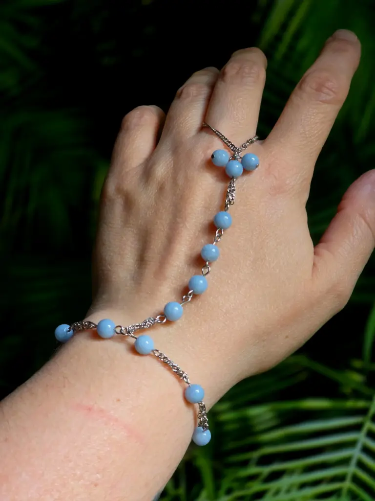 Bijoux de main Angélite