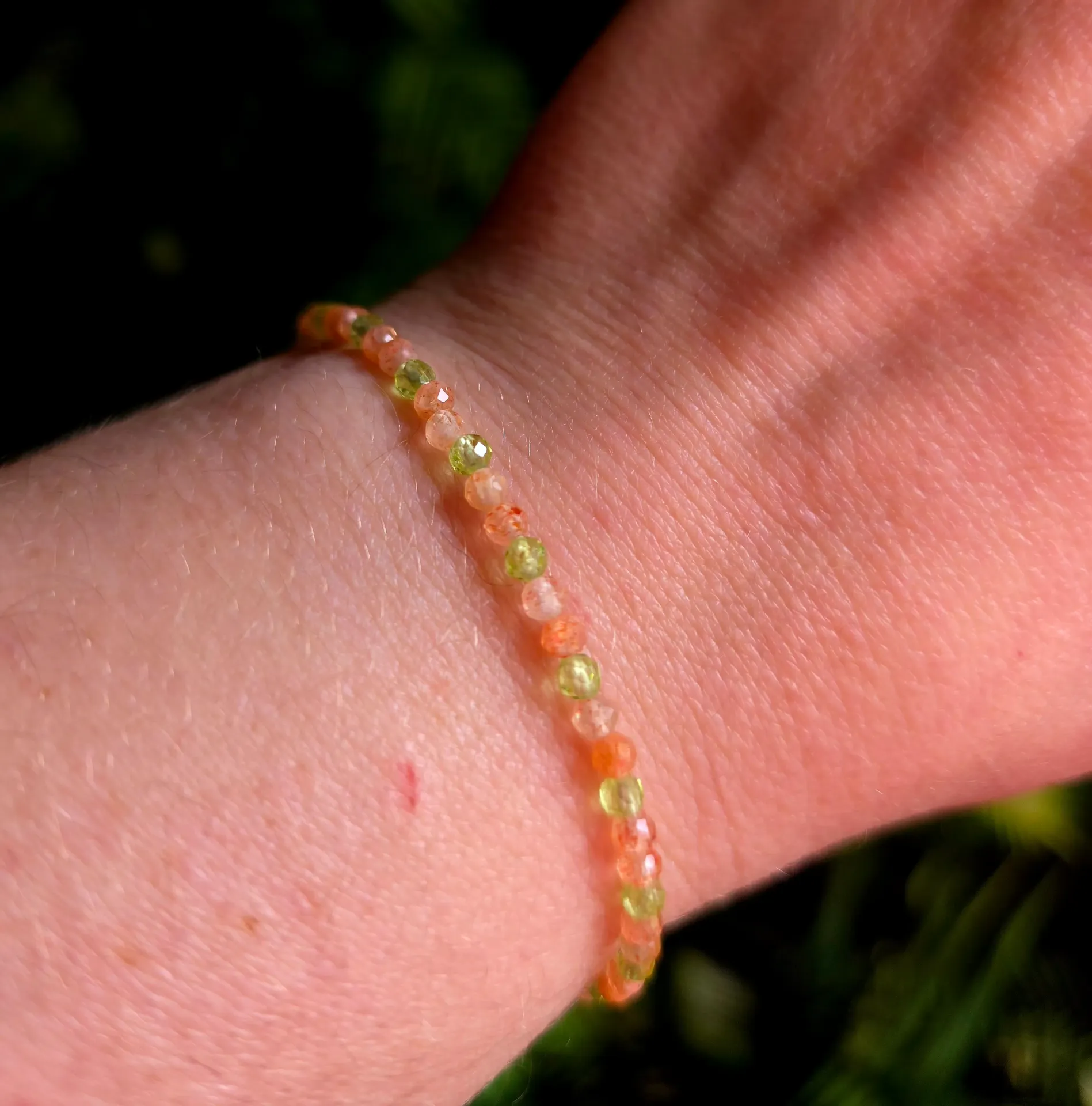 Bracelet Faciéta Pierre de soleil et Péridot