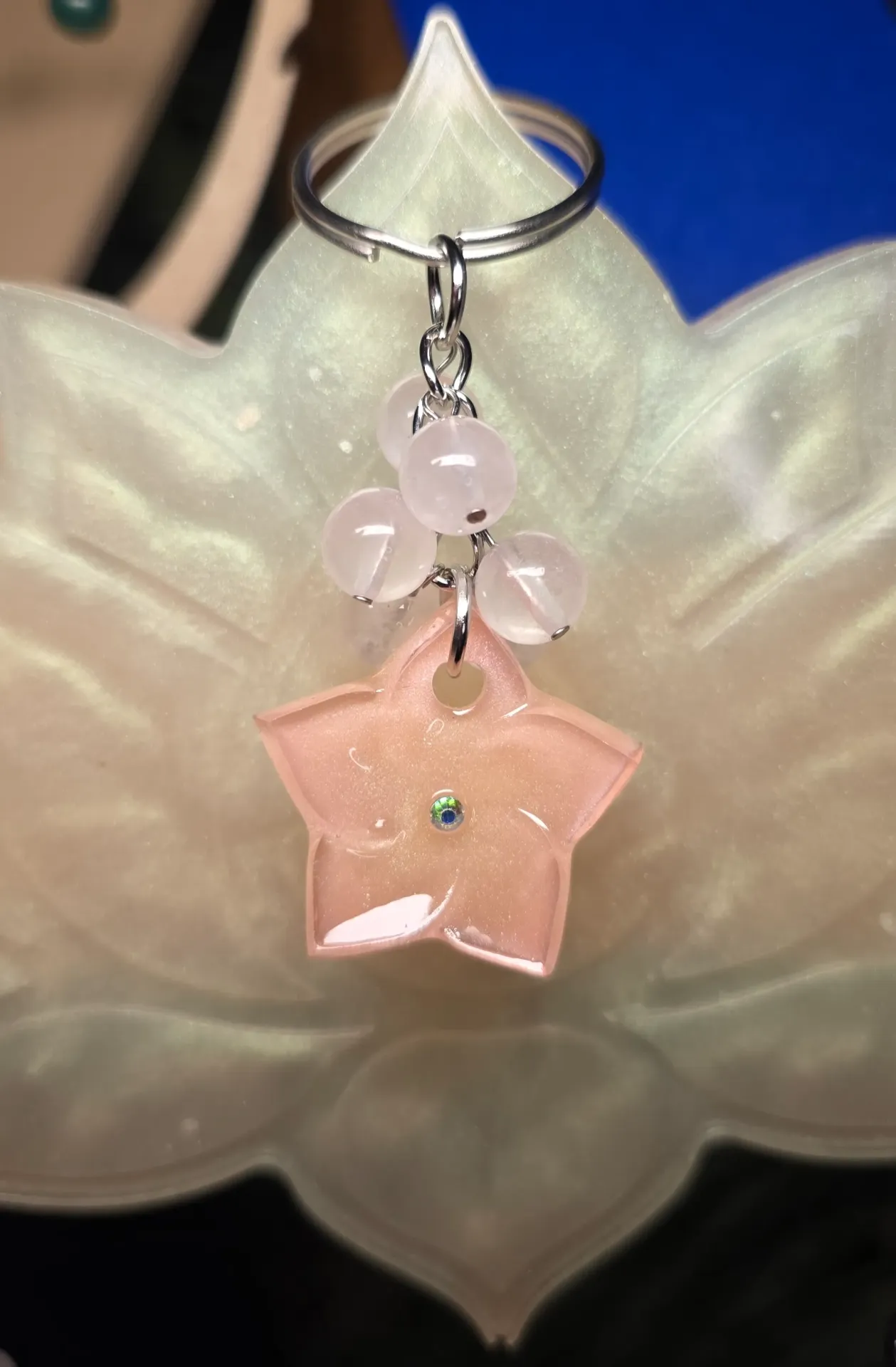Porte-clé Fleur de Cerisier Rose, Quartz Rose & Magie Phosphorescente
