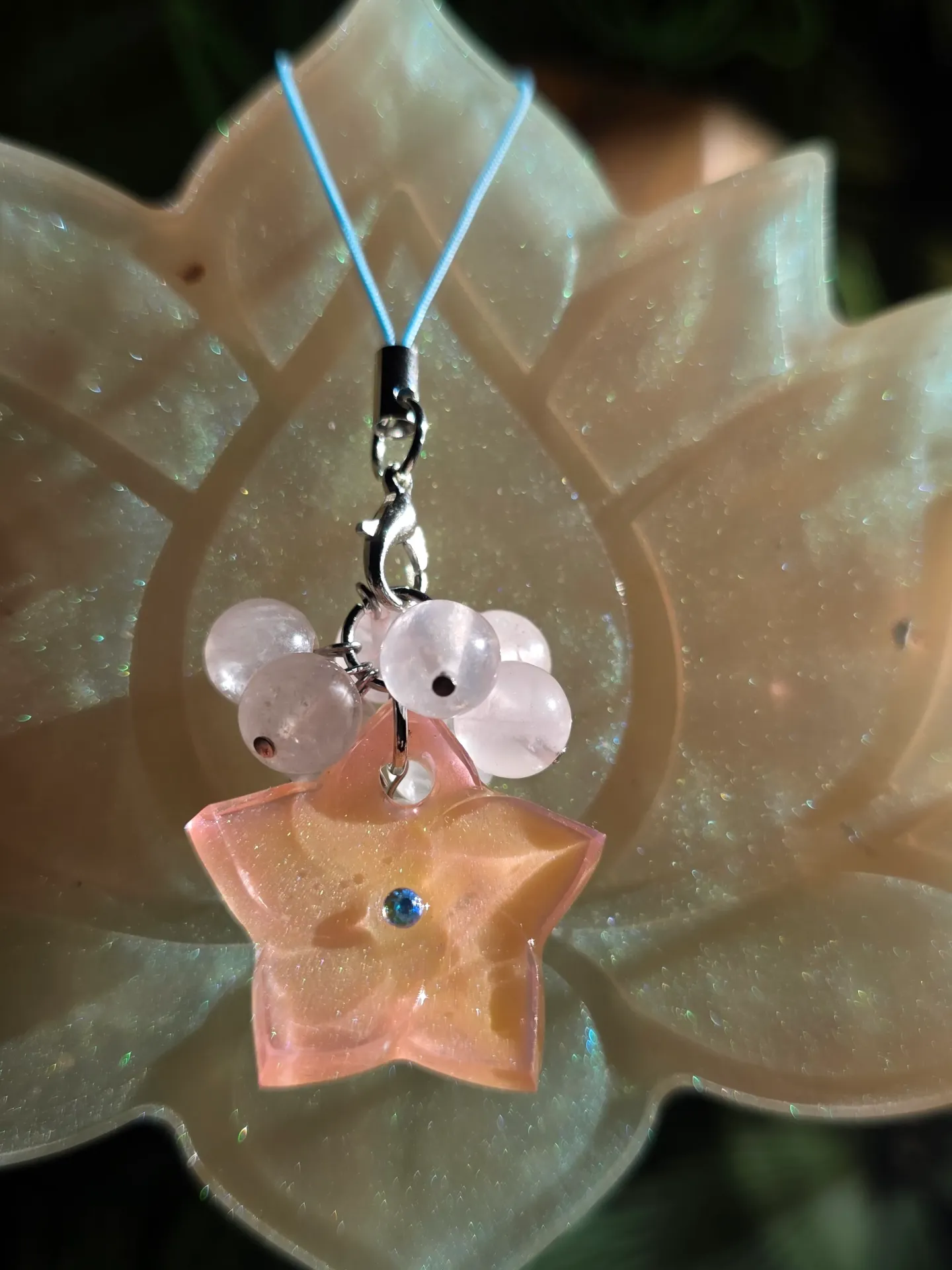 Bijoux de téléphone phosphorescent fleur de cerisier, perles de quartz rose