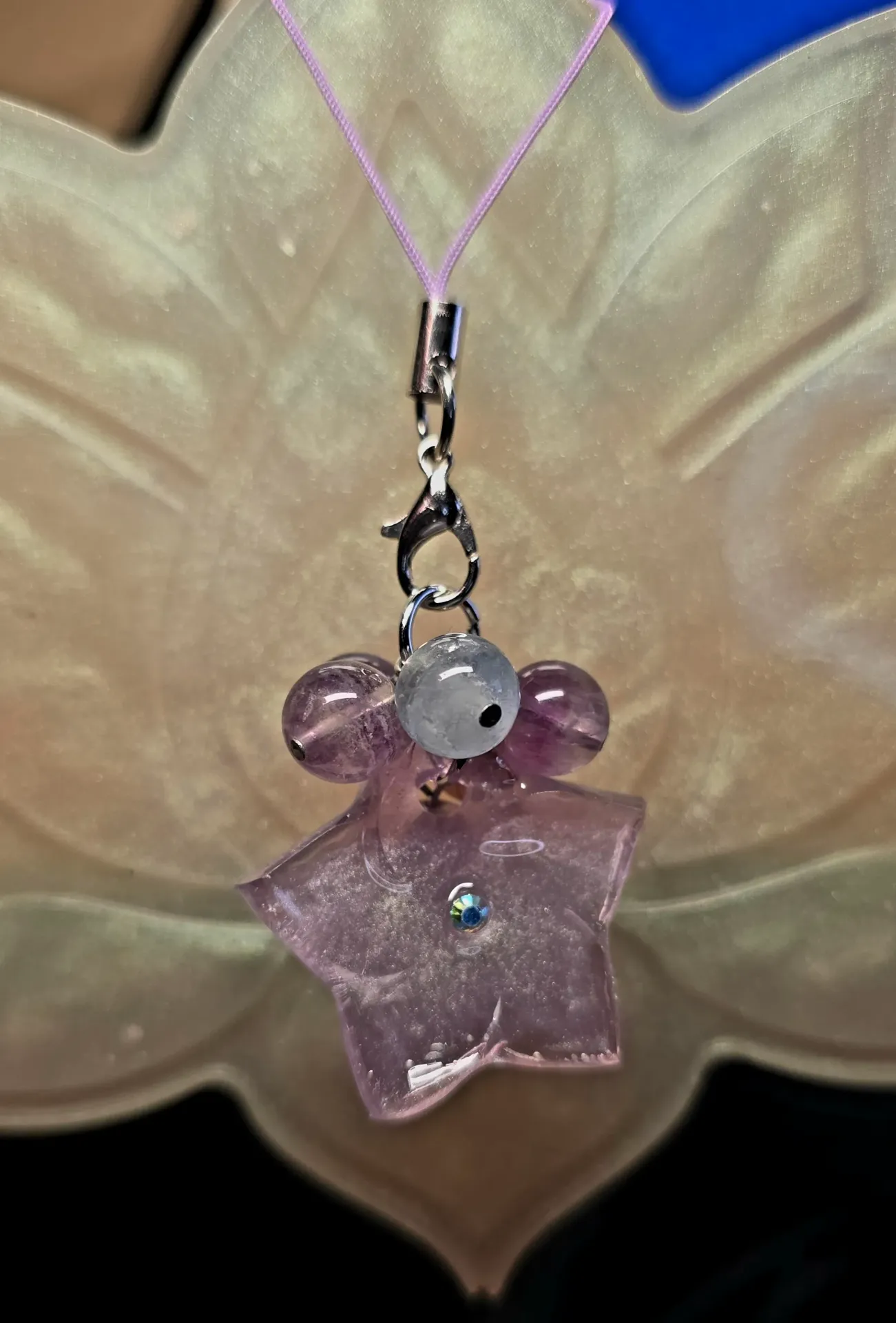 Bijou de téléphone phosphorescent fleur de cerisier, perles de fluorine multicouleur