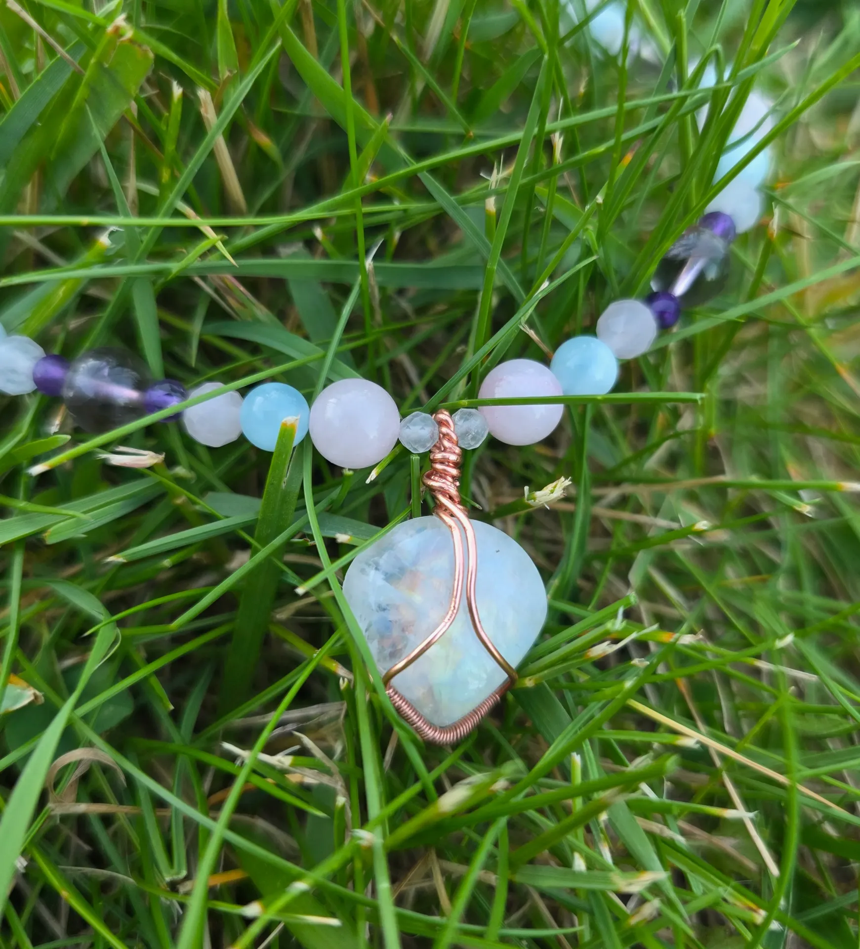 🌟 Collier "Symphonie Céleste" – Péristérite, Améthyste, Quartz Rose & Aigue-Marine