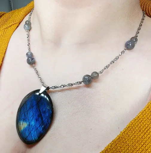 Collier "Aura bleu" N°1