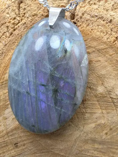 Collier "Aura violette"
